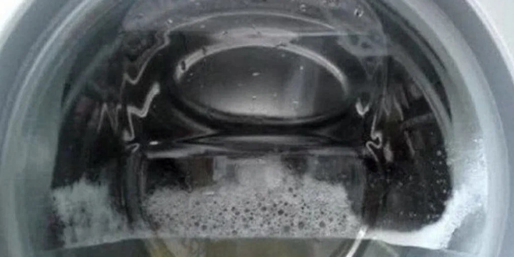Почему машина сразу сливает воду